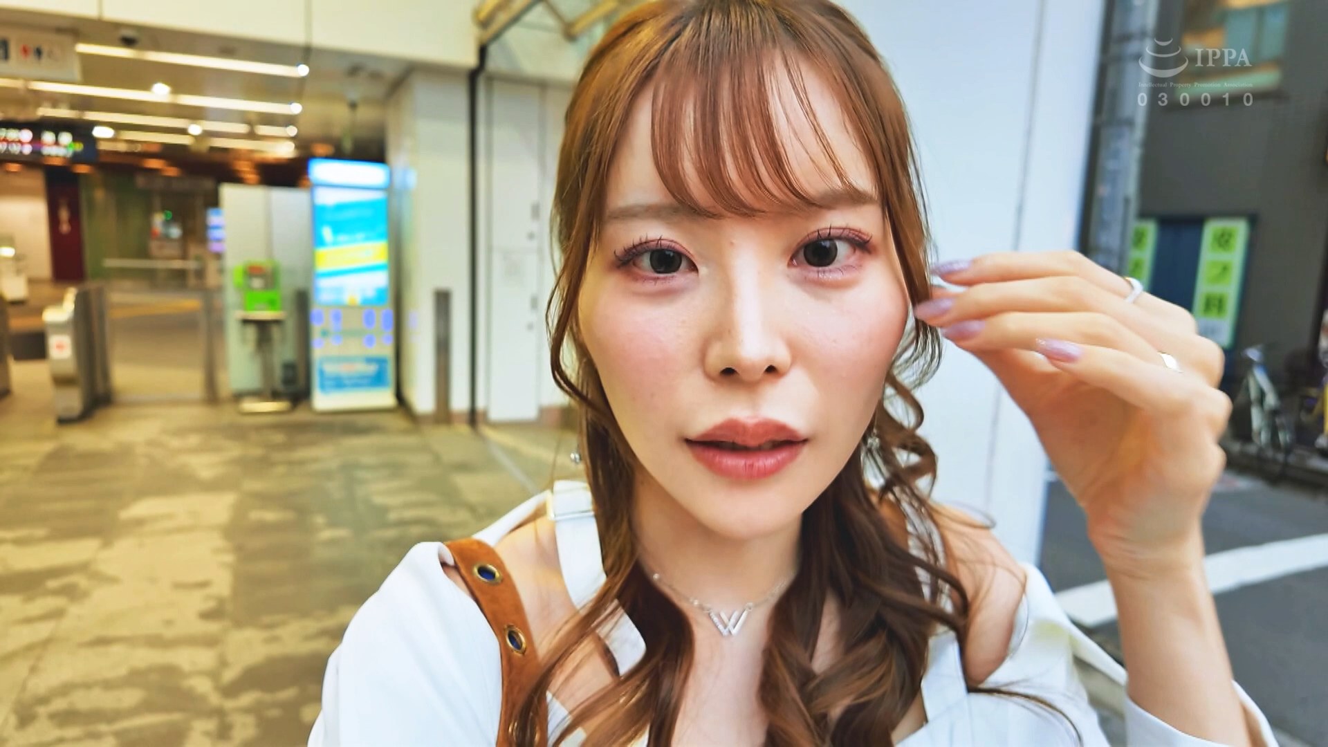 愛人HUNT 逆ナンTRIP!! 私のラブパートナー本気で探します 笹倉彩のサンプル動画