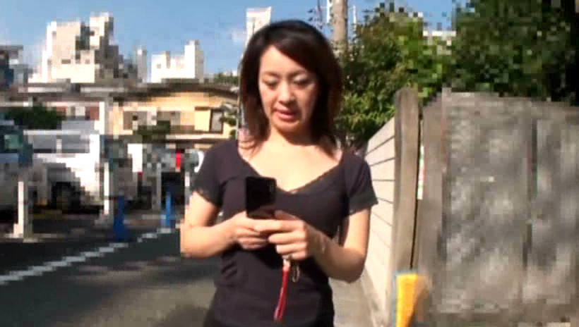 エロ過ぎるミニスカ人妻ナンパ生中出し~出会って○○秒で即合体!!~ 画像1
