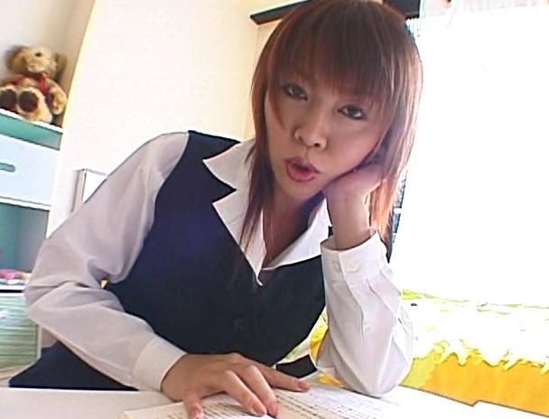 (なんでだろう?私、キミとシタくなってる・・・。。。)性欲強めで抑えきれない家庭教師 画像1