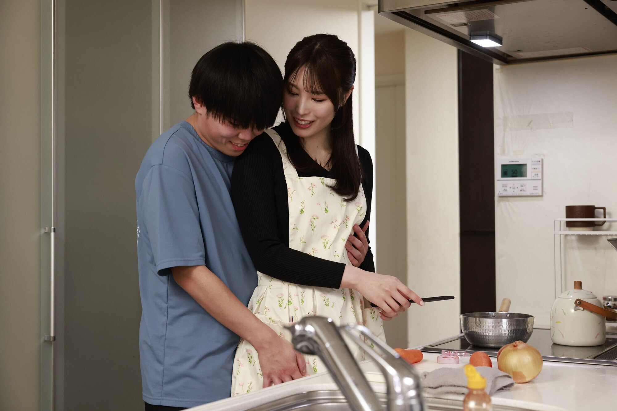 男性幸福向上委員会 レンタルお母さん 手料理と混浴とエッチなご奉仕させていただきます 画像1