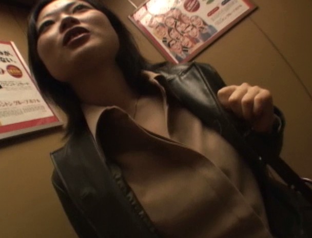 「30代」乱れ狂った人妻たち 仙台からの投稿巨乳ワイフ 画像1
