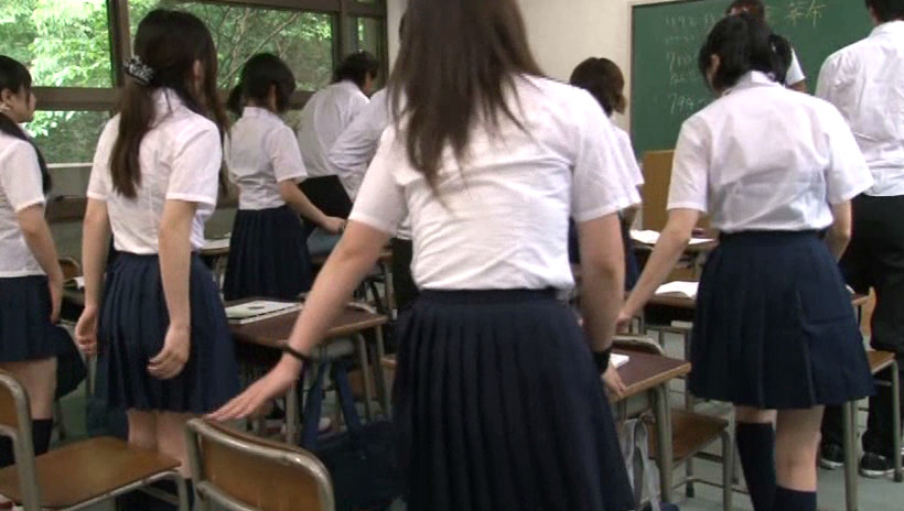 バレないように彼女の親友とこっそりヤル! 4 画像17