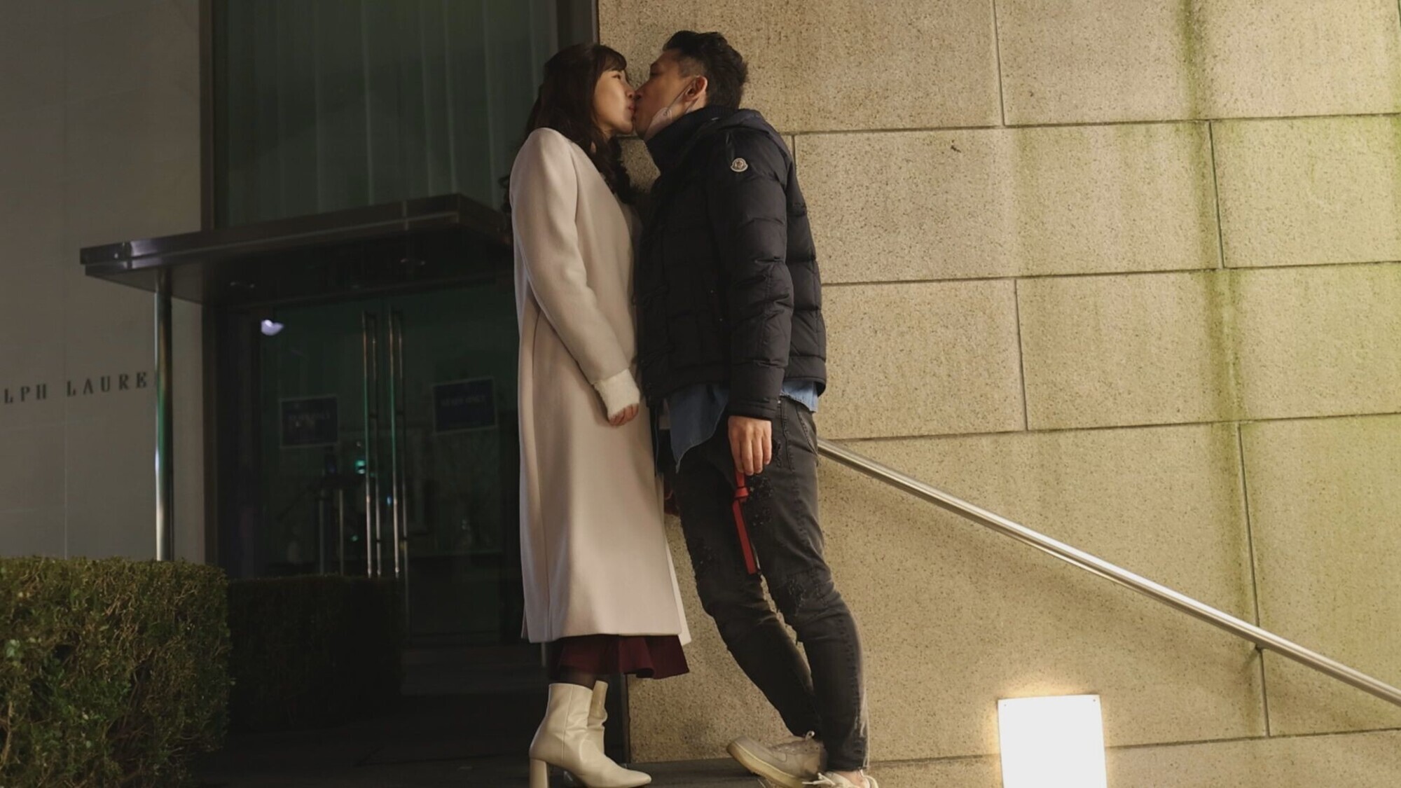 「見つめ合いながら気持ち良くなろっ」 キス好きお姉さんのイチャコラキスで暴発寸前!! ~すっぴんのSEXもあるよ~ 水端あさみ 画像12