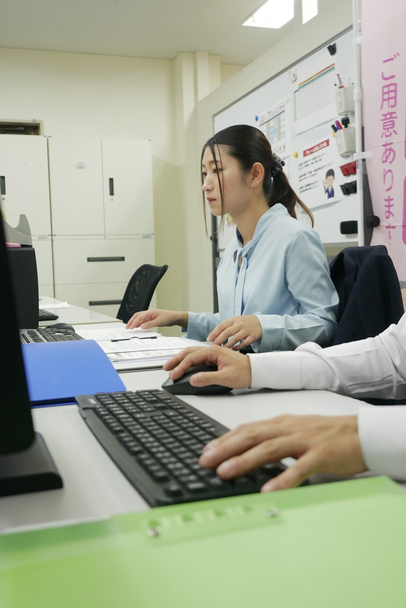 営業部の静音さんは隠れフェラニスト 男性社員の都合の良いおしゃぶりペット しかも精飲好き