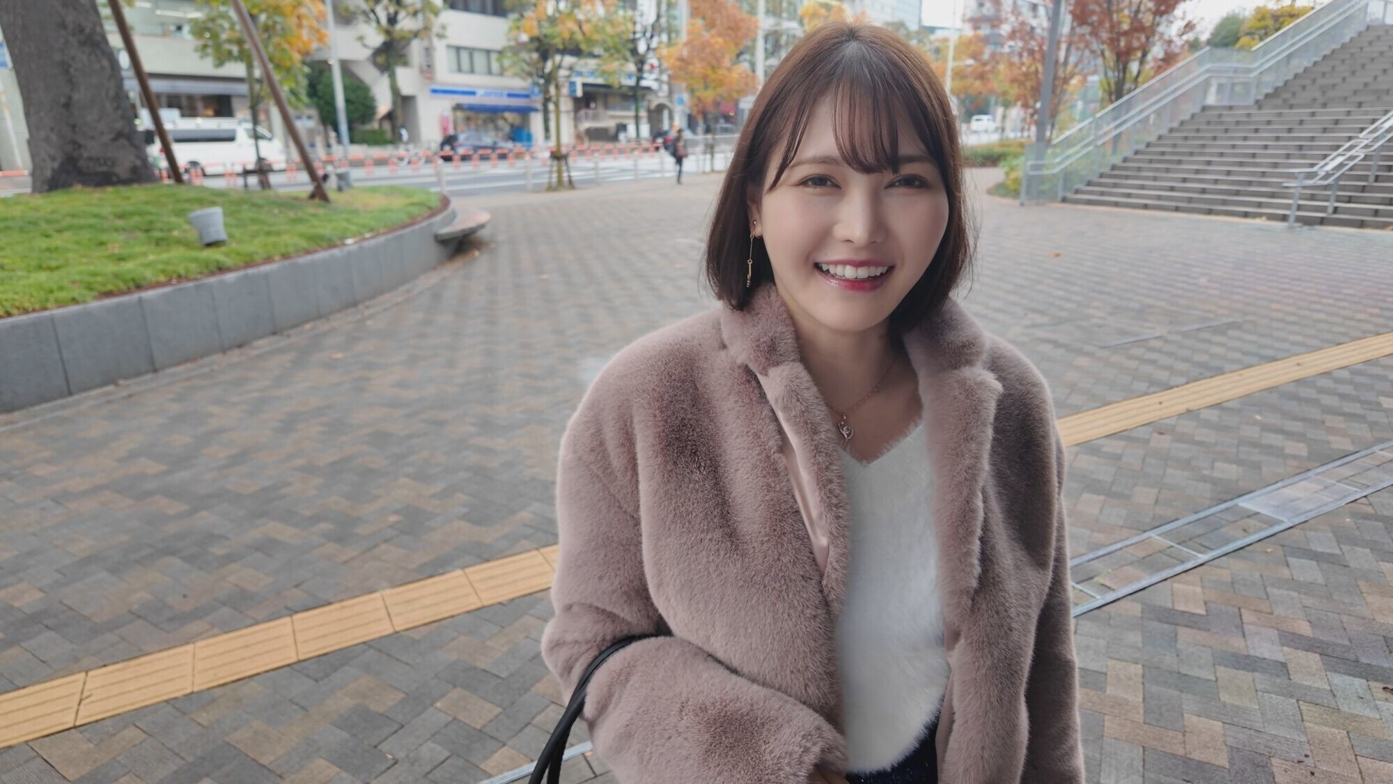 なま飲みっ子 ハーフ顔の美人さんは精子ごっくん好き！見た目とは逆にM気質「口と穴を貸すから精子飲ませて」 化粧品メーカー勤務 美容部員 つかささん24歳