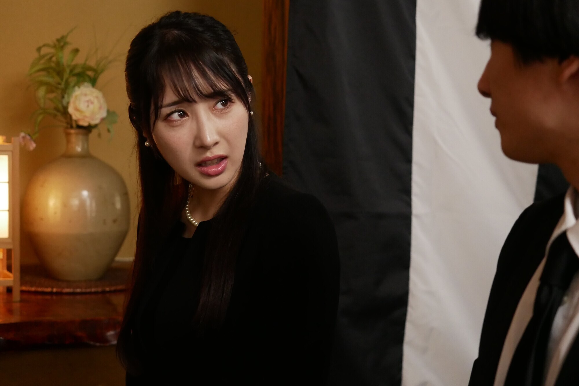 【背徳感は蜜の味】麗しのブラックフォーマル 喪服美人に白濁精子をぶっかけSEX 画像2