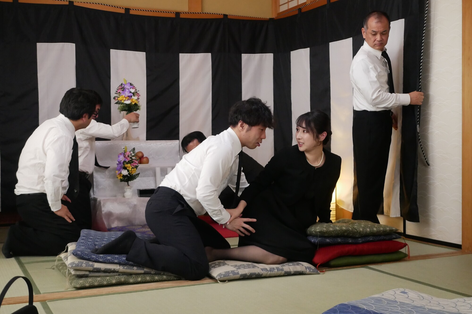【背徳感は蜜の味】麗しのブラックフォーマル 喪服美人に白濁精子をぶっかけSEX 画像13