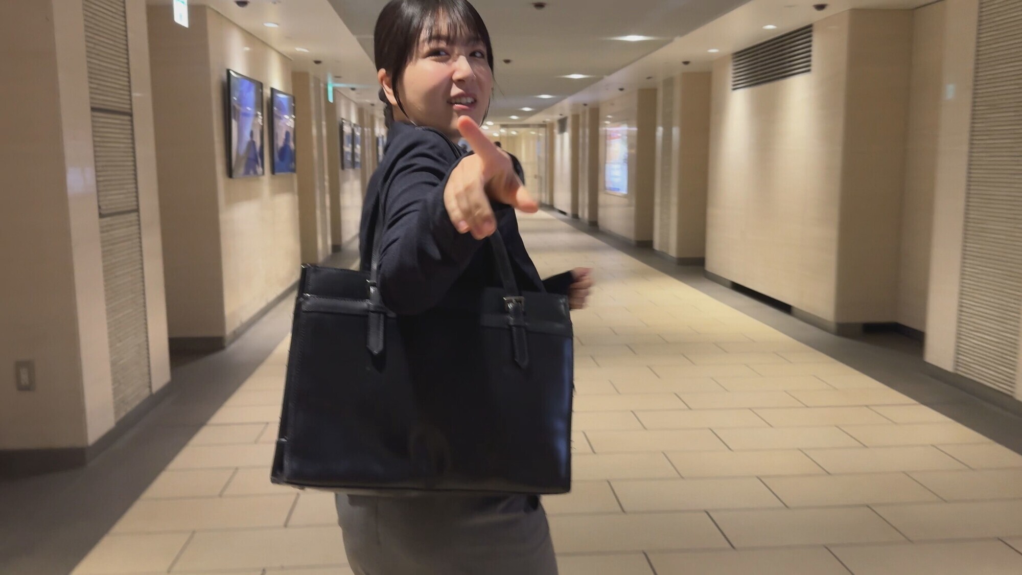 【推しの後輩】 常に笑顔のあざと系女子 後輩OLのSEX動画公開します 画像2