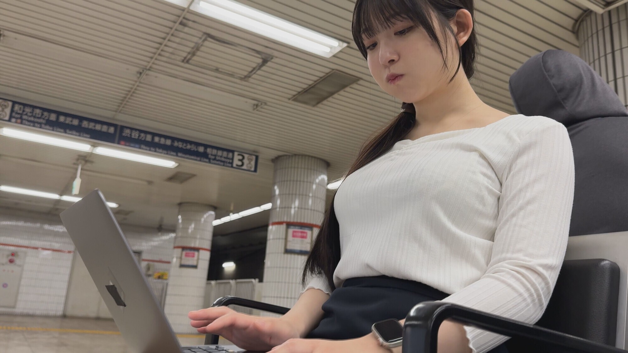 【推しの後輩】 常に笑顔のあざと系女子 後輩OLのSEX動画公開します 画像15