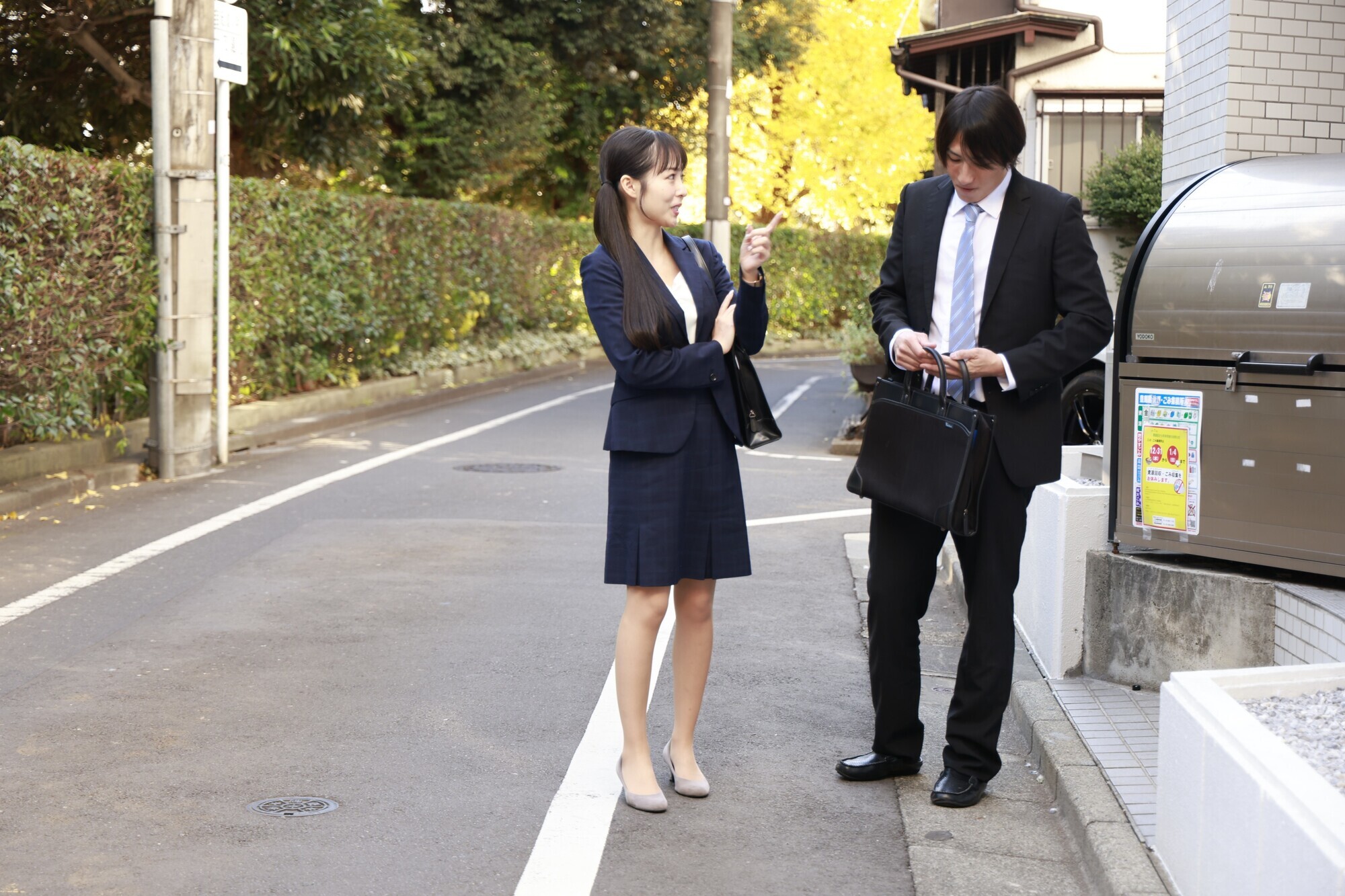 あざとく男にすり寄ってくる女子社員 ピンク色の舌を絡めて誘惑してくる同僚はキス狂い痴女 本城はな 画像7