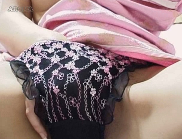カメラ渡して自宅で撮影 自画撮りうつ伏せオナニー 画像21