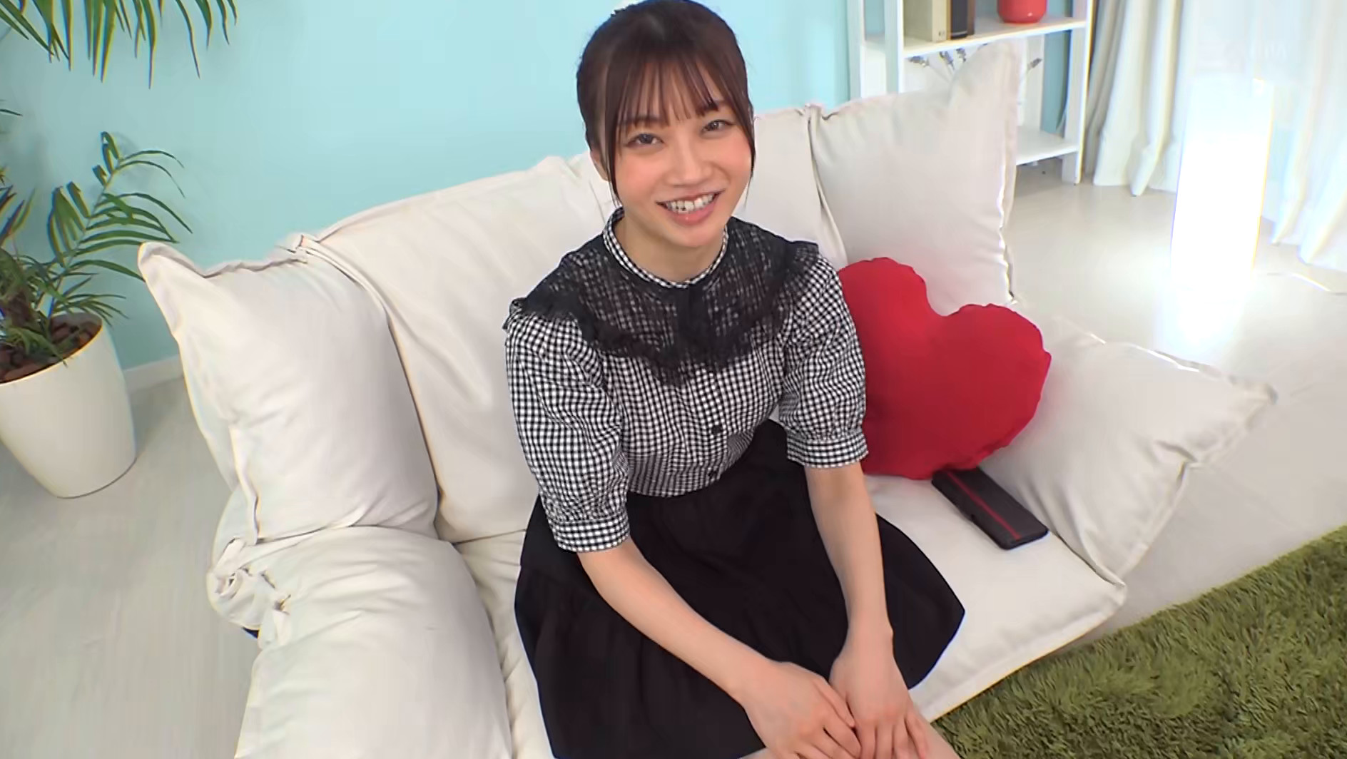 ガチでリアルに!!モデルさんの自前ナマ下着でパンチラ撮らせてもらいました 2 画像3