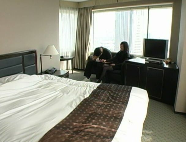 独占!人の妻ワイドスペシャル もう許してこんなこと・・・ 恥ずかしいです セレブ妻が誘惑と快感に負ける時 画像10