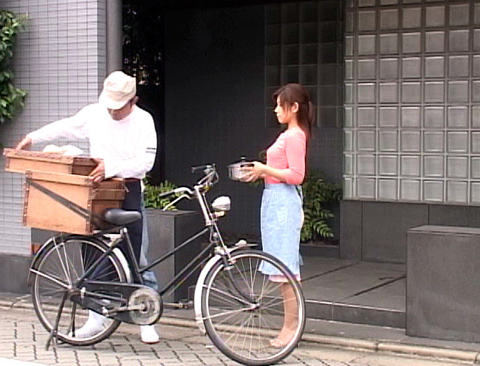 奥様欲情日記 BEST SELECTION 美人妻12人4時間 妻が色めく秘密の昼下がり 画像1