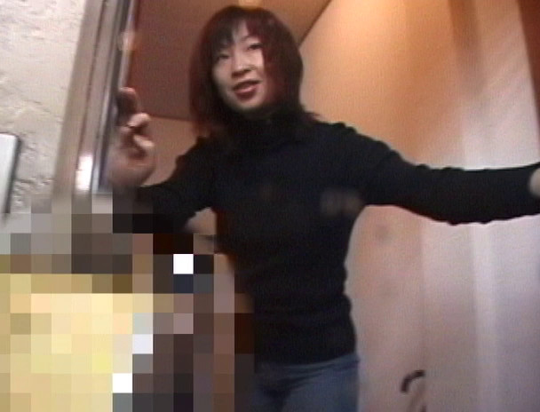 奥様の自宅とアソコを拝見します ダンナがいない間に乱れる人妻たち 画像1