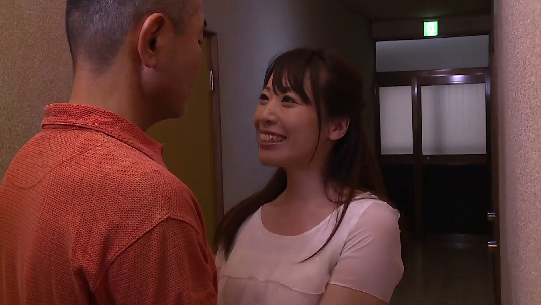 桃瀬ゆり【同僚に弱みを握られ玩具にされる美人OL】 画像2