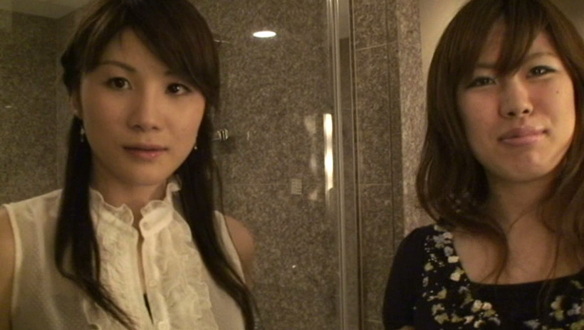 街角で素人ギャルをナンパしてディープキス&レズプレイ!! 画像17