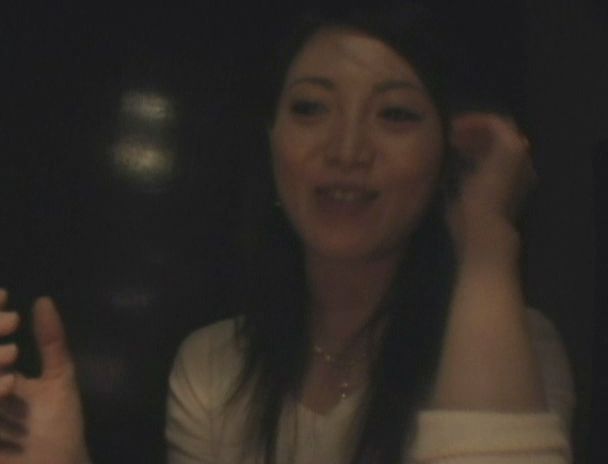 ガチンコ中出し!顔出し!人妻合コン 画像2