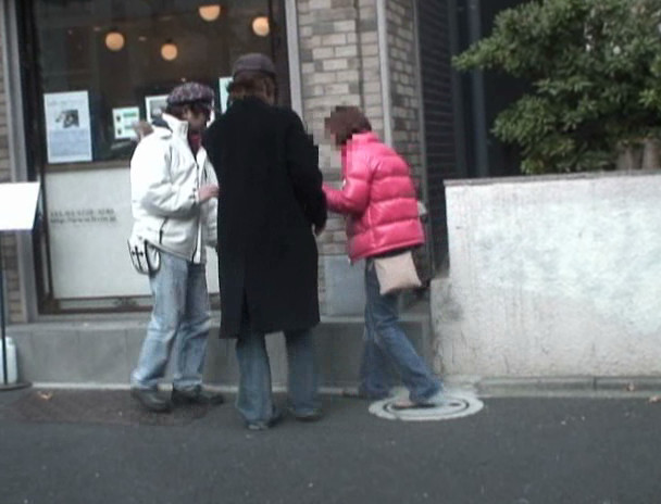 ナンパした素人ギャルを連れ込んでHな企画で全裸にさせて・・・!? 4時間 画像7