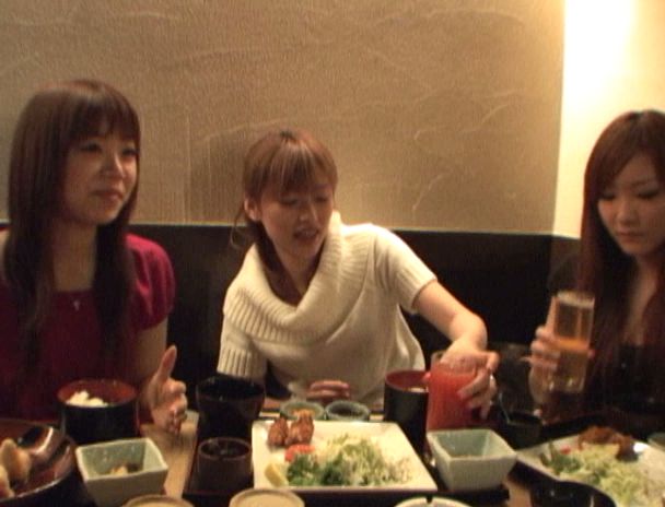 ガチンコ中出し!顔出し!人妻合コン 合コン大好き若妻3人組電マ&潮吹きイカセ編 画像1