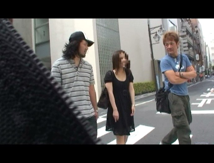 ガチナンパ!素人をナンパするには屋内と屋外どっちがよいのか?他愛のナイ疑問と「パコパコしたい!」のために声をかけまくり!徹底検証ナンパ4時間SP 画像1