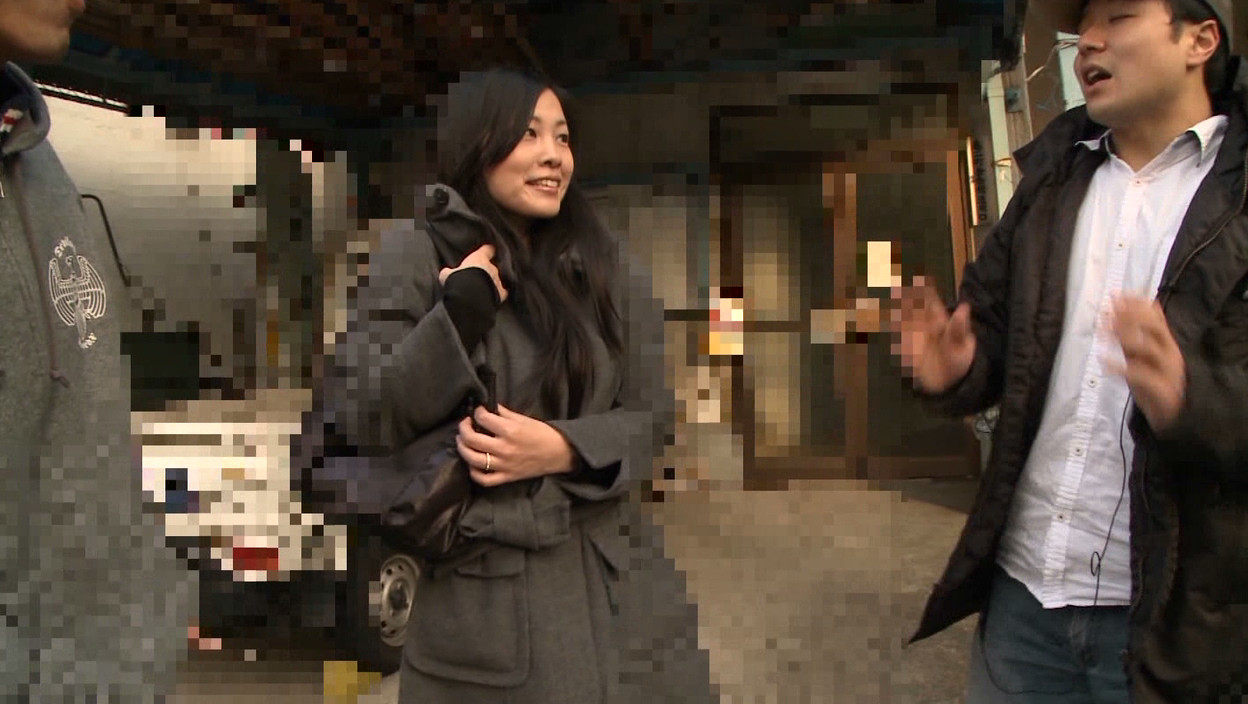突撃!! 山手沿線一周駅前 ガチンコ人妻ナンパ!素人奥様にいきなり生中出し 画像1