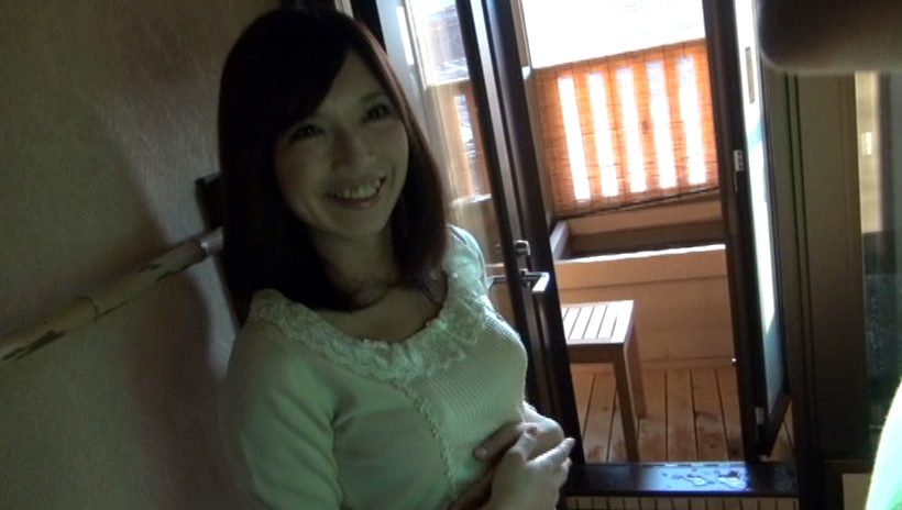 ナンパされたエッチな素人女性たち 実は誘惑を待っていた!?ヤリたい盛りの欲求不満な若妻 4時間 画像18