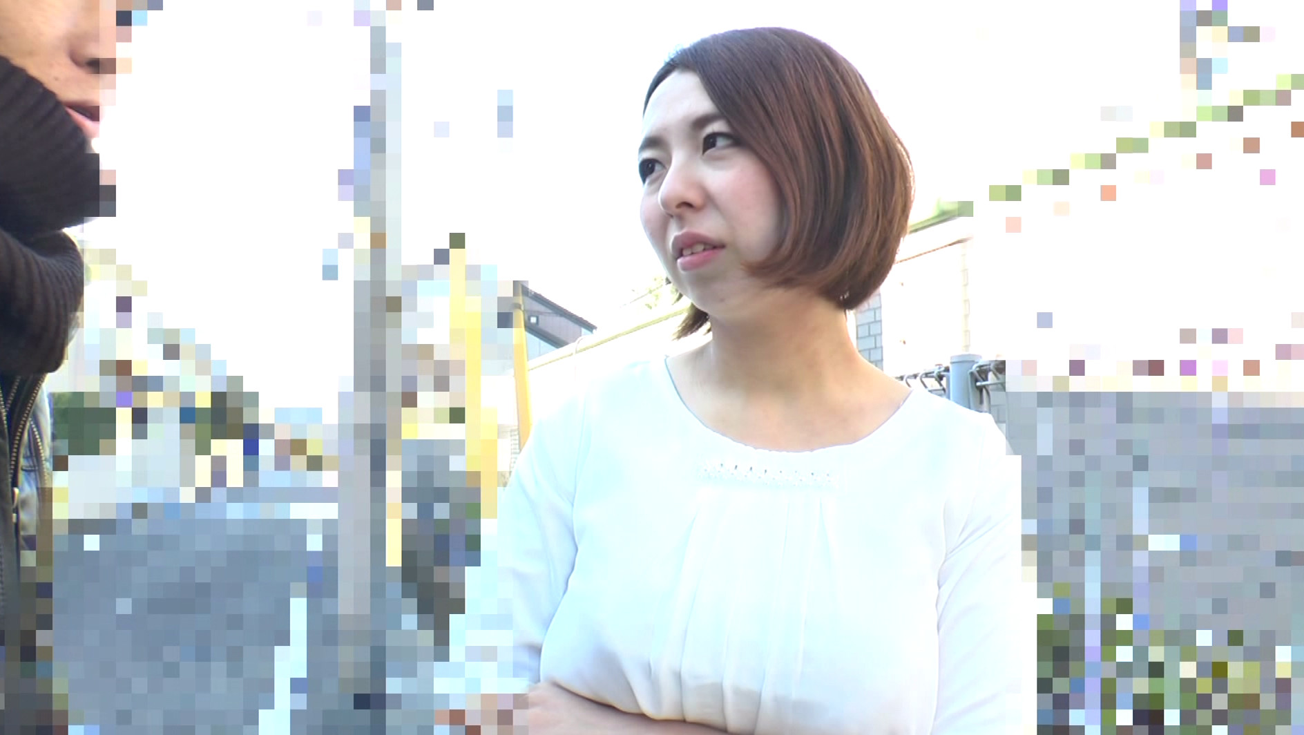 せめてゴム付けて・・・あっ! うわ・・・これマジで顔バレしちゃうだろ・・・ってレベルの美人奥さん達が平日の真っ昼間から口説き落とされてAV出演とかどうかしてるぜ。「ガチンコ中出し!顔出し!人妻ナンパ」 in 下北沢&三軒茶屋 画像6