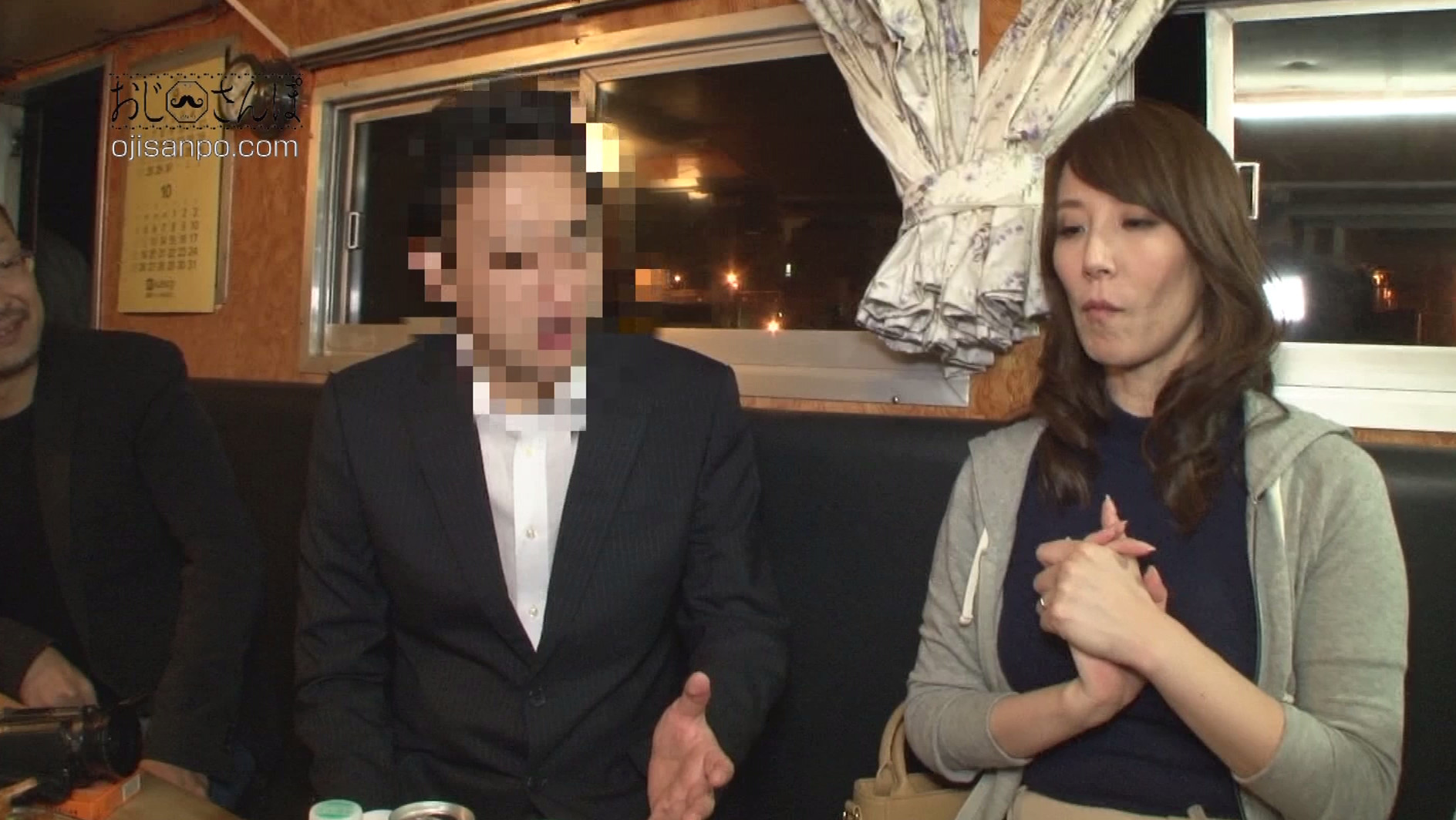 乳首責められて腰がガックガクしちゃう美人妻と・・・ おじさんぽ14 AVよりエロいエッチ見たくない?セレブ感漂う奥様と下町探索お散歩デート。おじさんに足を絡めて中出しさせる奥さんの感じ方がヤバい! 澤村レイコさん(38) 画像6