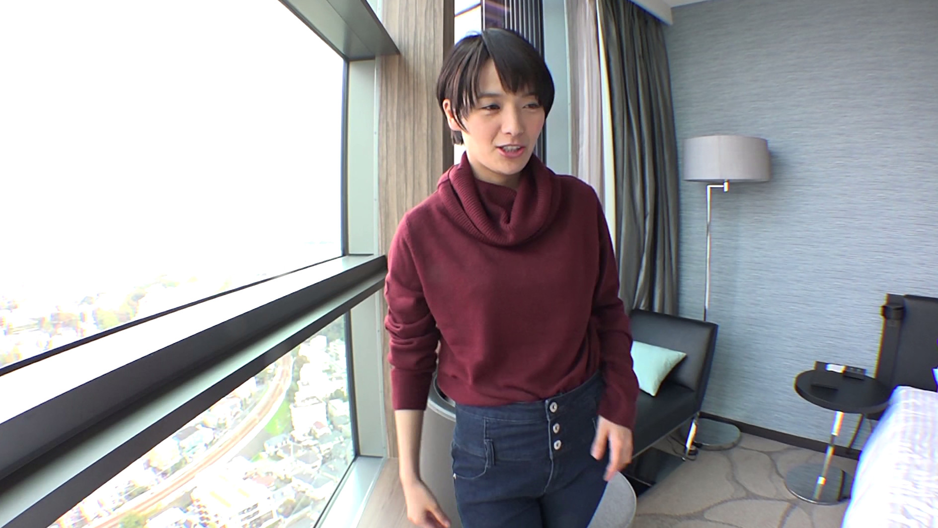 ため息が出るほど美しい地方の素人娘たちがなし崩しで恥じらいながら中出しまで・・・。4時間 Vol.3 画像1