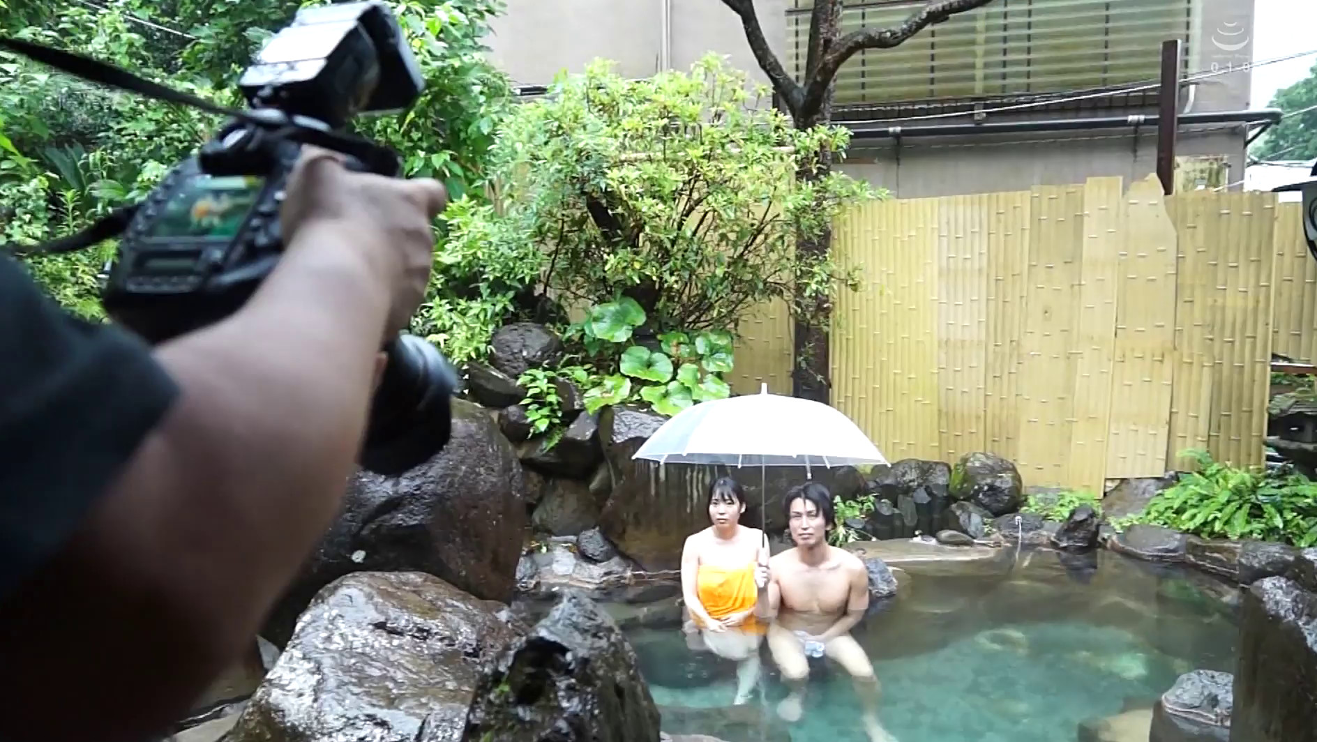 爆乳妻 隠匿温泉旅行 【真白ここ】Hカップ 画像1
