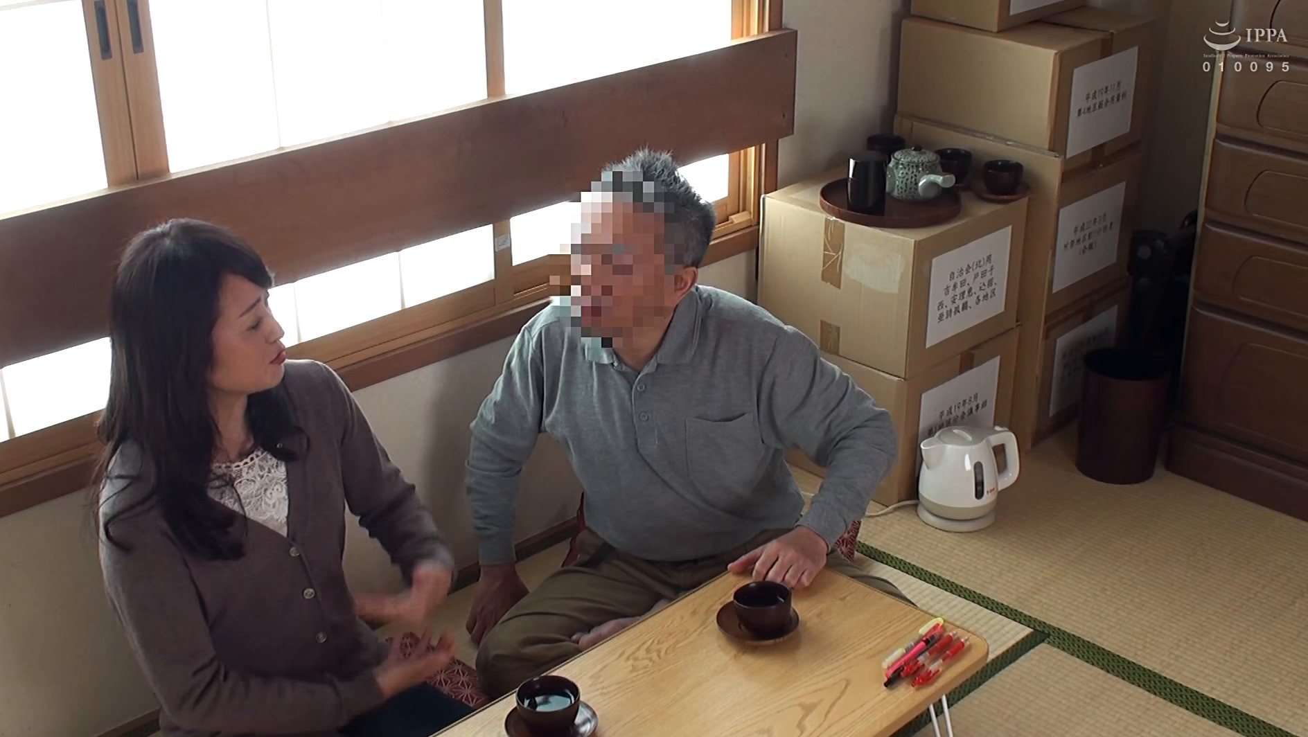 山村集落のおばさんを喰いまくる絶倫自治会長の猥褻隠し撮り映像