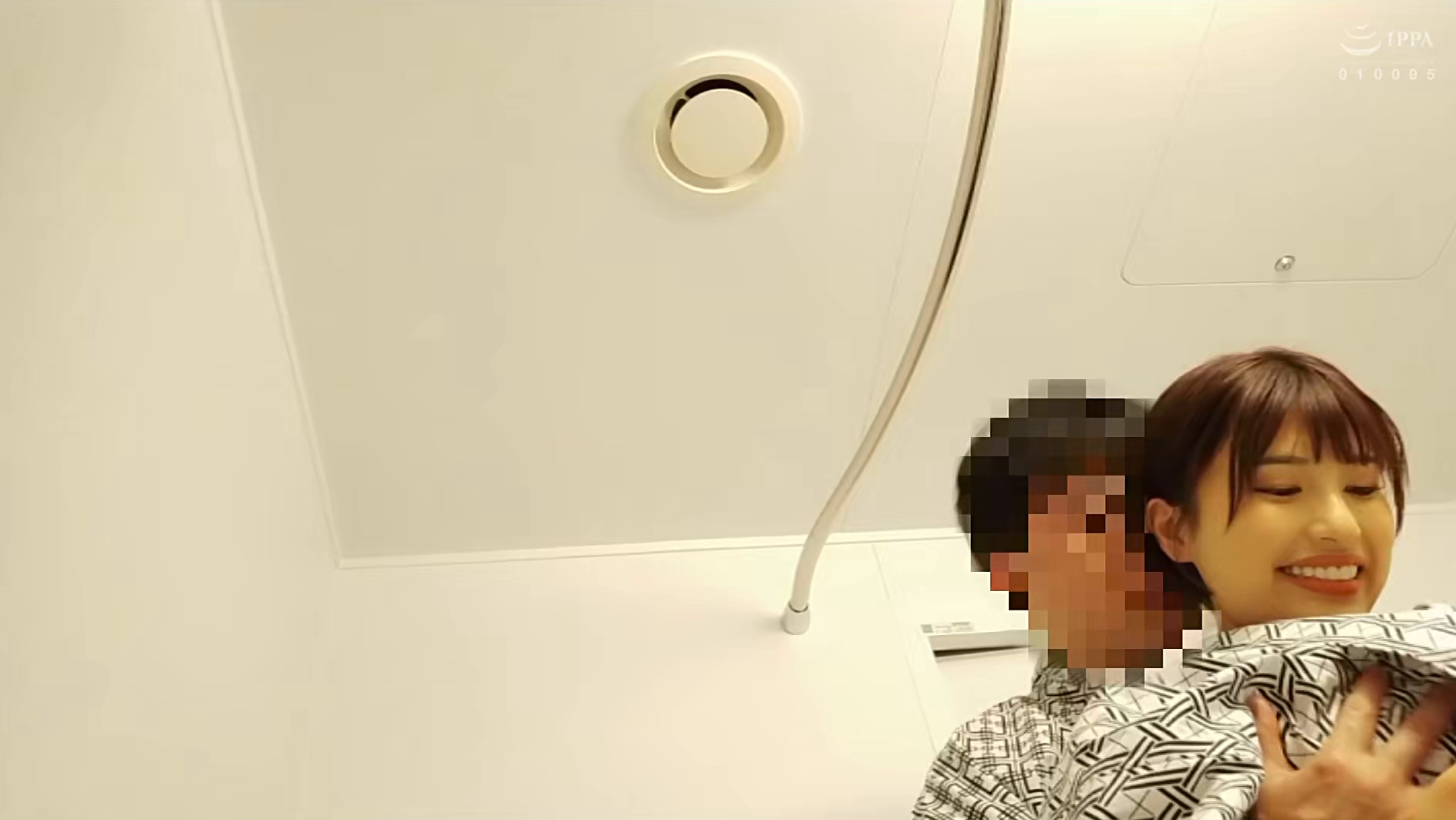 【爆乳Gパイ妻、不倫中!】慰安旅行中に二人で消えた後・・・【不倫の実態、盗撮しました】 画像1