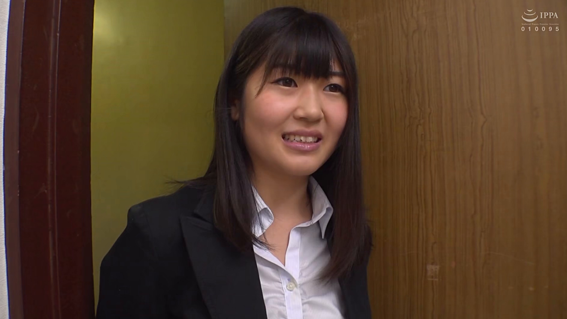 「どっちが先に挿れる???」「ジャンケンで決めようよ♪」超キモチイイ神展開!!淫乱OL・襲来!! 痴女しか住んでいない神アパートで絶倫SEX!! 画像1