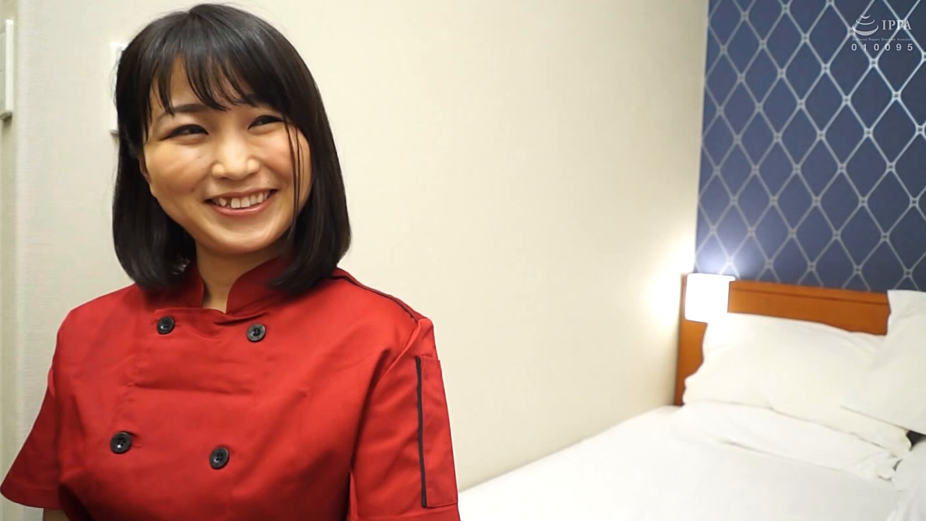 「お願い、制服は脱がさないで・・・」働く素人妻を脱がせて暴いて、旦那に内緒の中出しSEX 20人8時間 画像11