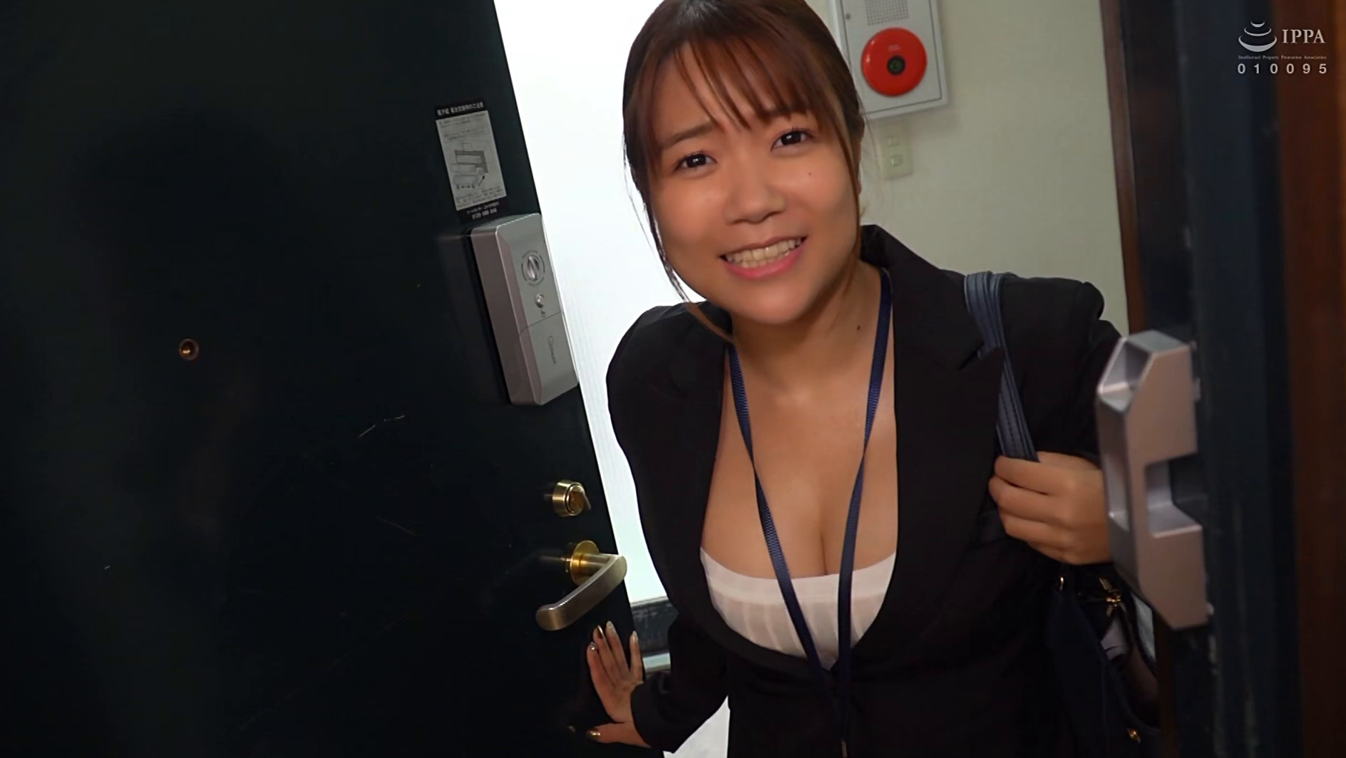 【H乳がムギュッ！】エロ過ぎキャリアアドバイザーのオッパイ押し付けカウンセリング 「一緒に頑張りましょう！」 宝生めい 画像1