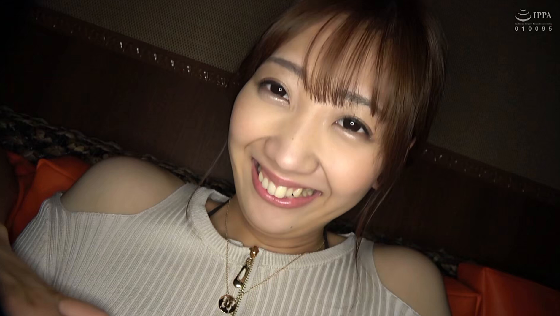 【F乳エロ乳輪】中出しSEX&舌上発射!「もっとする?」「うん」おっとり妻の本気のSEX。マ○コからはトロトロ本気汁。騎乗位すれば杭打ちピストン。最後はもちろんお掃除フェラ【ただし超エロ(裏)】 画像3