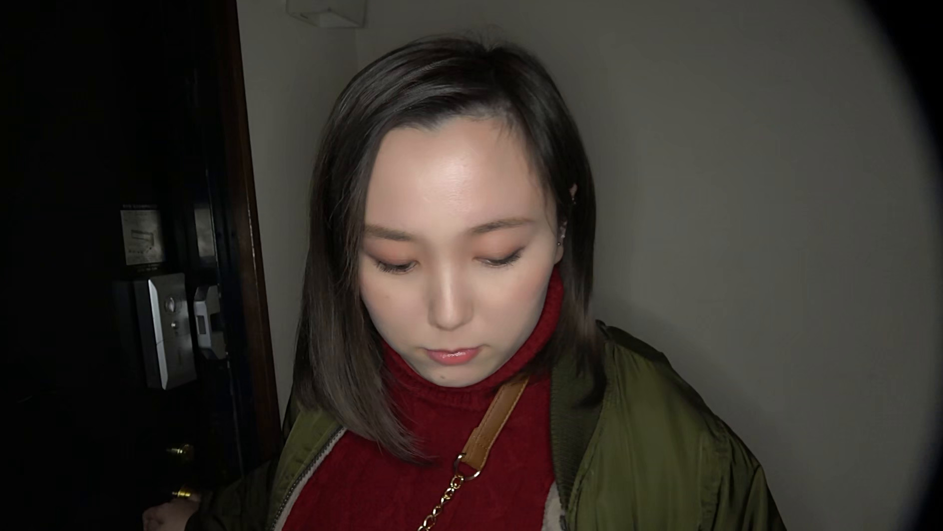「もう終電ないから、いっぱいデキるよ」至近距離でのアクメ顔にたまらず4回発射! 画像1