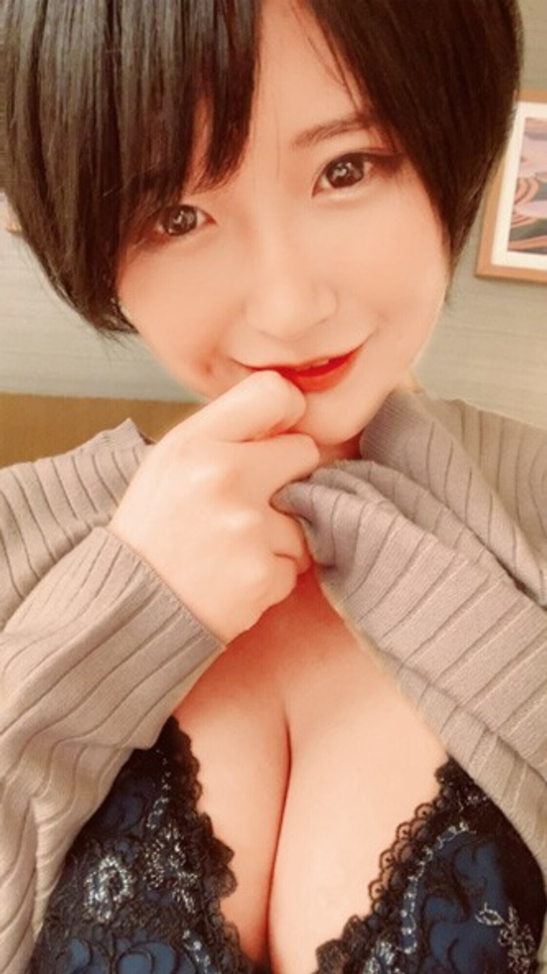 エロぃぃeeeee絶対ヌケル 顔面偏差値MAX美女 こんな僕にでもエッチしてくれる即ハメOK!二度見するほど激カワなヤリマン集団 12人4時間 画像1