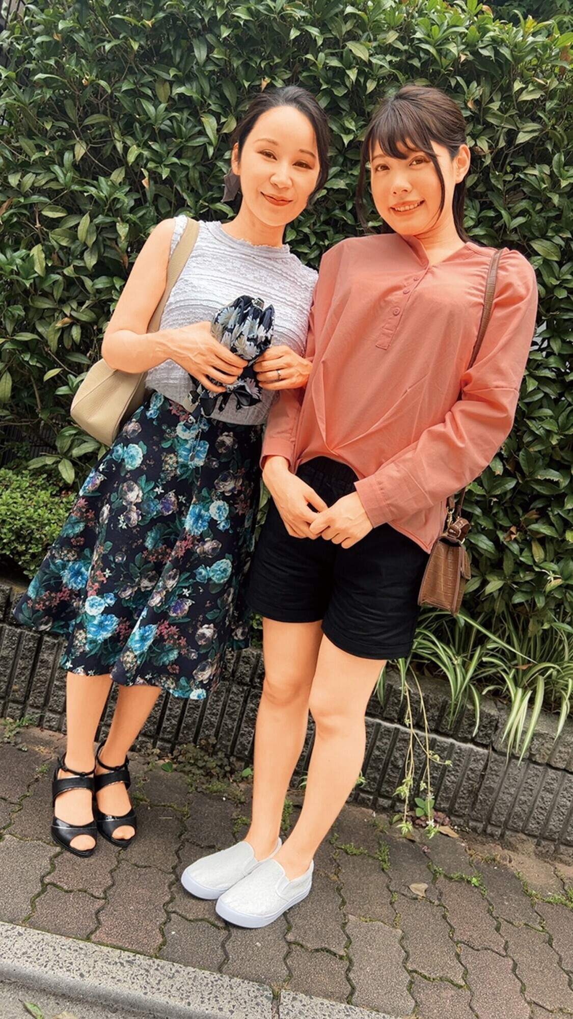 街角シロウト母娘ちゃんねる エロの血筋！名家で名器は遺伝する！ゴールデンドリーム！母娘どんぶり体験 4時間 12組 画像11
