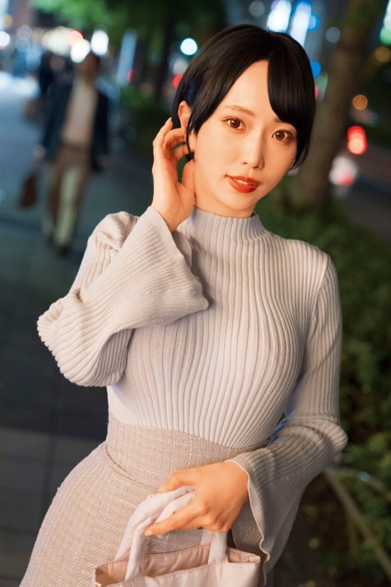 こんなに可愛い人妻吹かせます！体液x潮吹きx爆ヌキ！！イキまくり！！ワンナイトSEX 10人5時間 画像1