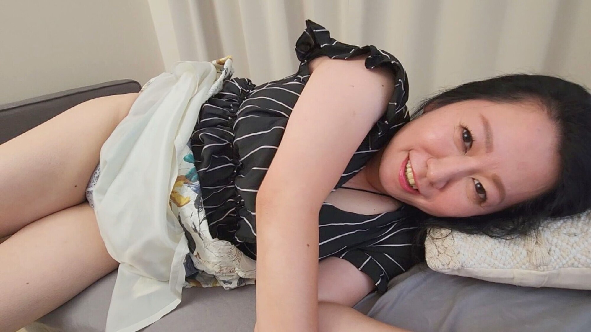 スナックの爆乳ママ 麗子 画像2