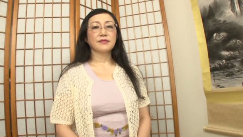 【エロ動画】元教師の知的なメガネ奥さんはこんなにエロかった