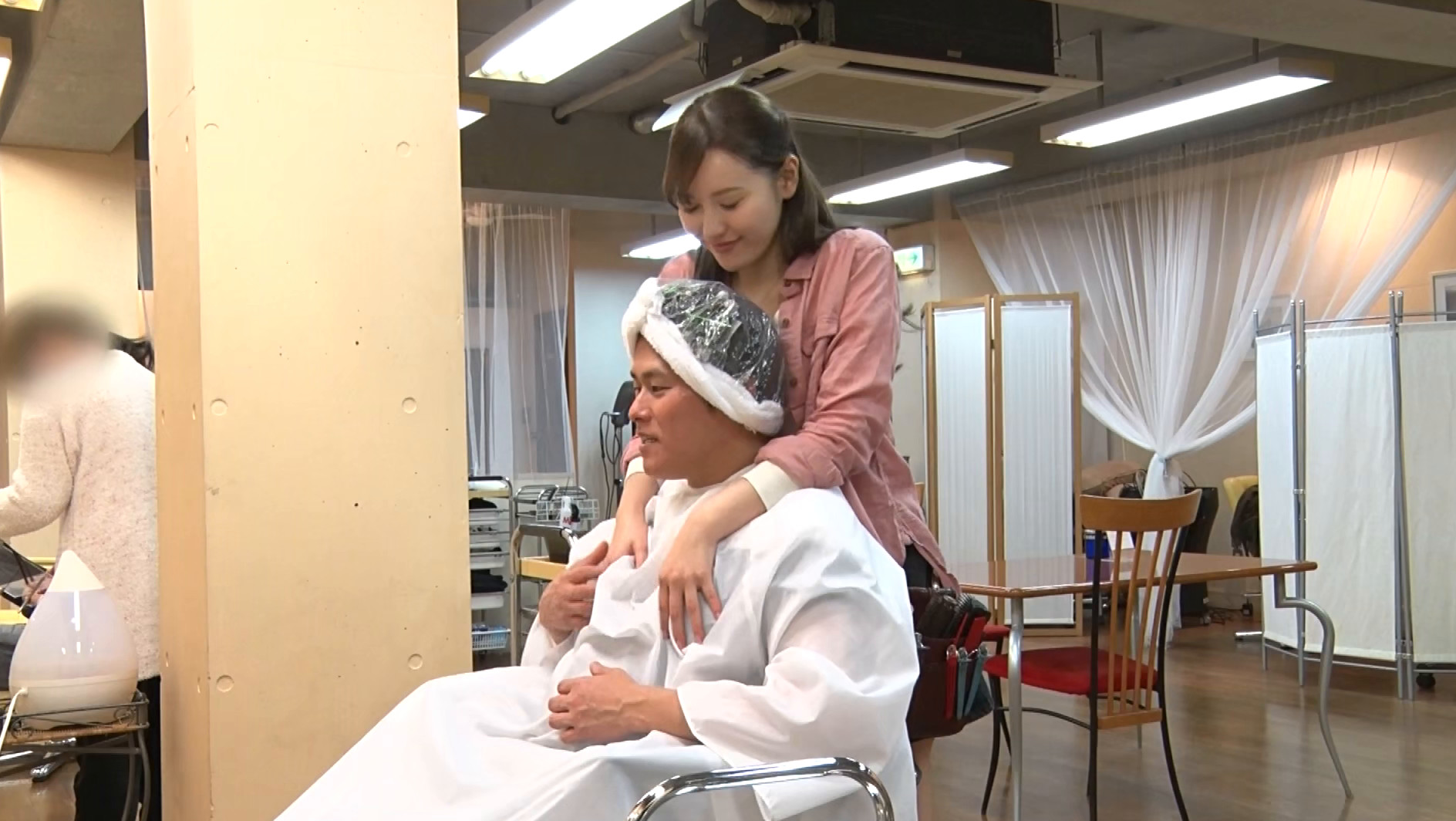 やたらと目があう美容室 上原志織 画像3