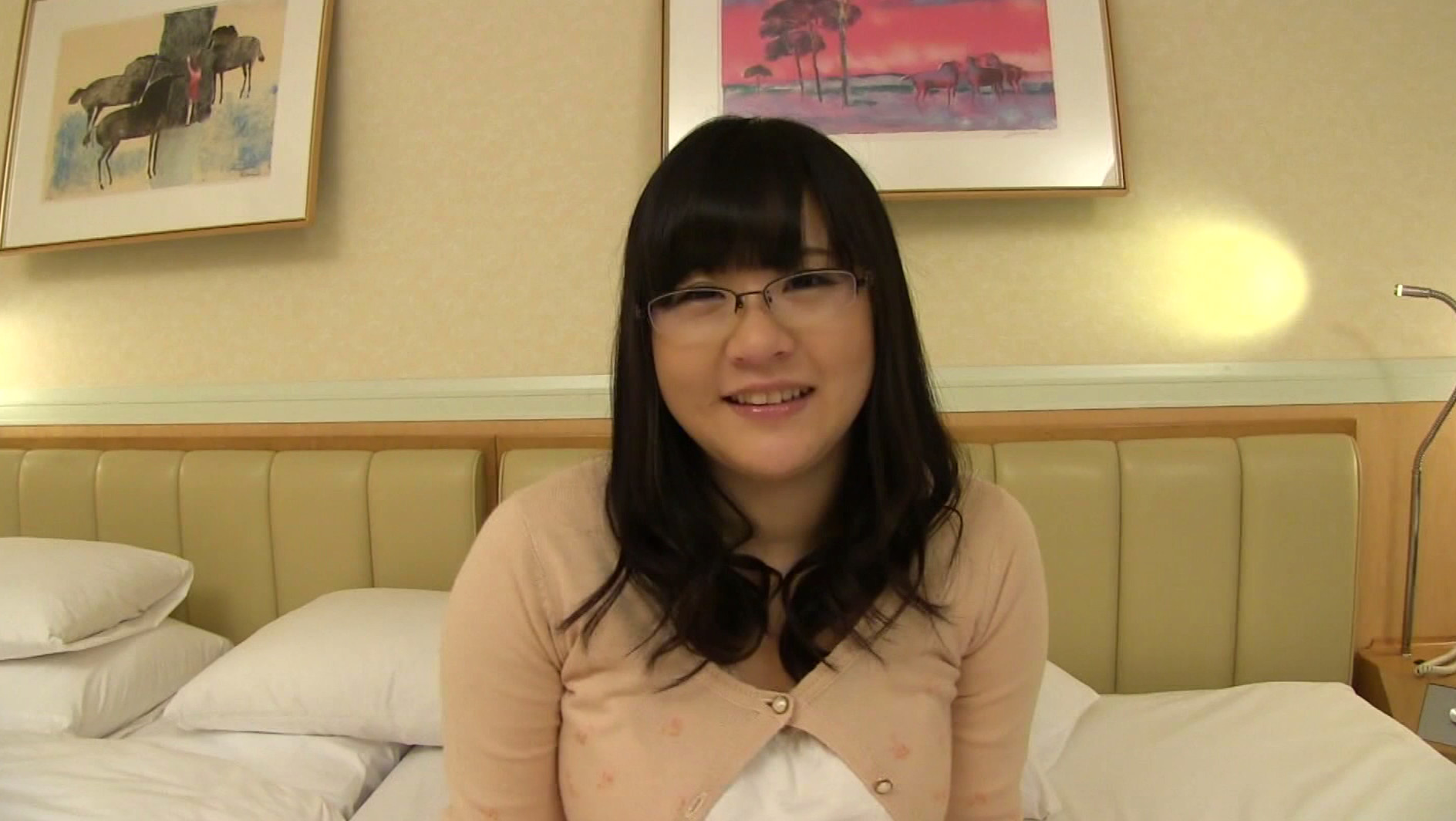 E-OPPAI シロウト爆乳 素股クリ責めナマ挿入!中出しおまんちょ、くぱぁっとM字でご開帳! 画像17