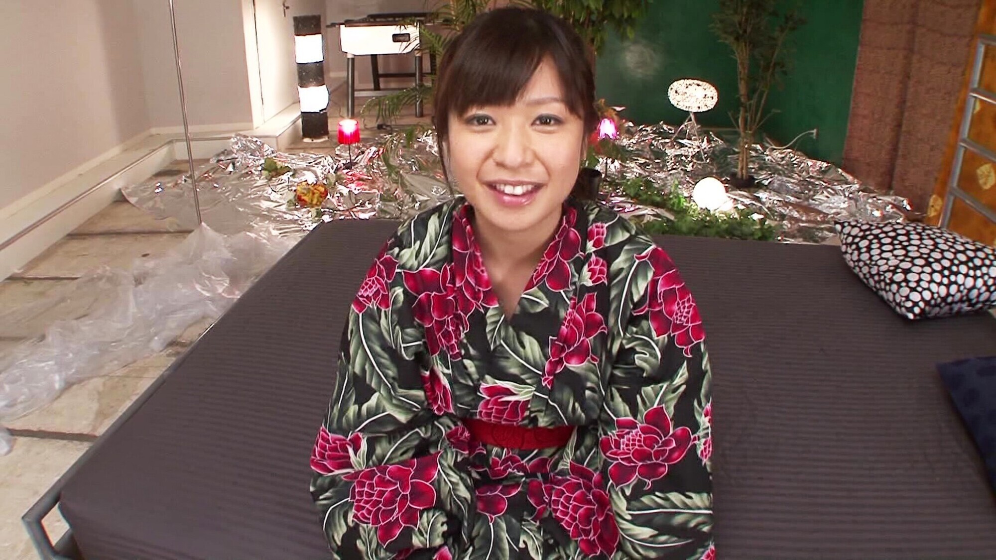 大量のザーメンをかけられて溺れイク浴衣美女