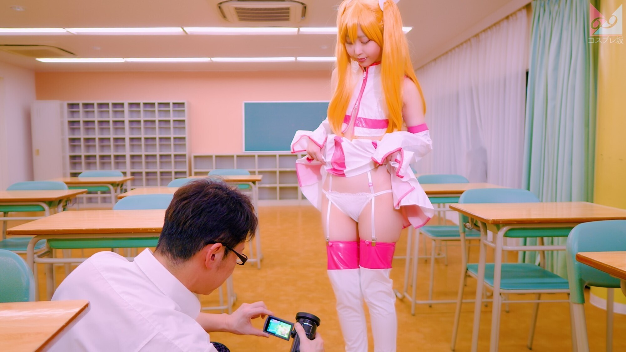 2.5次元の淫欲「私、コスプレセックスが趣味なんです!」奇跡のツルペタ美マンパイパン美少女がコスプレ研究サークルの先輩をオナニー見せで誘惑して念願のコスハメ撮りをしてもらって大量潮吹きしちゃう物語♪ 画像9