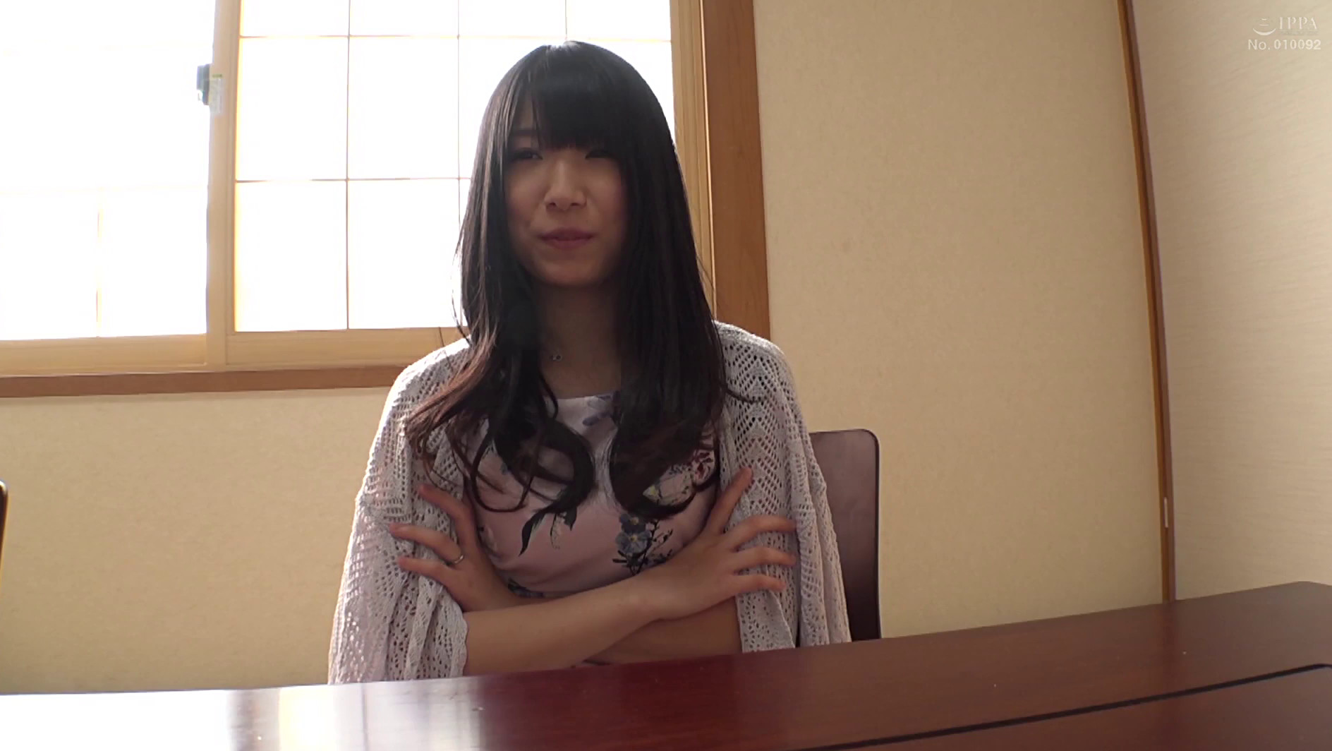 優しすぎる素人奥さんが笑顔で童貞筆おろしを生中出しでしてくれる 愛嬌のある保育士 みひなさん(30歳) 画像1