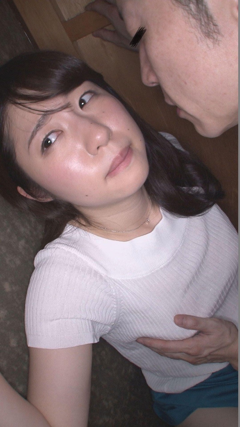 帰宅した旦那さんにバレないように素人妻の自宅にこっそり一泊 さおりさん 画像6