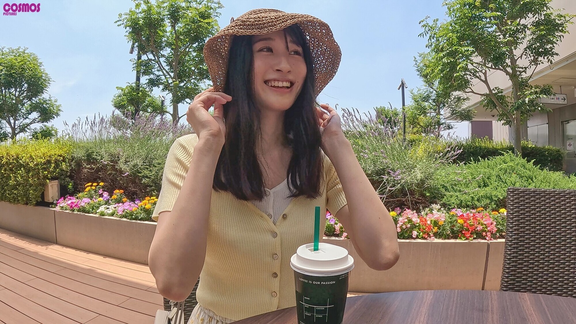 すっぴんがめちゃくちゃ可愛い人妻に大量顔射。 ふみのさん(27歳) 画像1